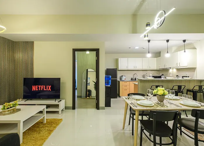 3br Uptown Bgc-40floor View Near Malls And Restaurants * Manila
