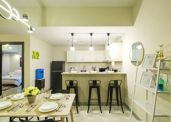 3br Uptown Bgc-40floor View Near Malls And Restaurants Apartamento Manila