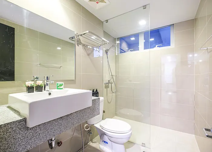 3br Uptown Bgc-40floor View Near Malls And Restaurants Manila