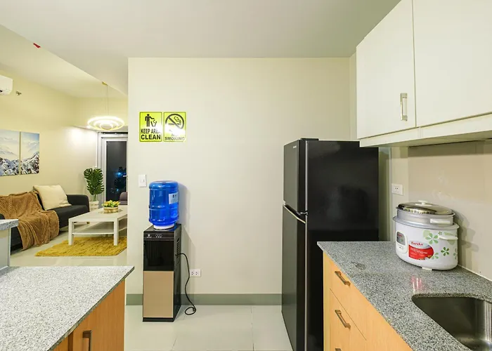 3br Uptown Bgc-40floor View Near Malls And Restaurants