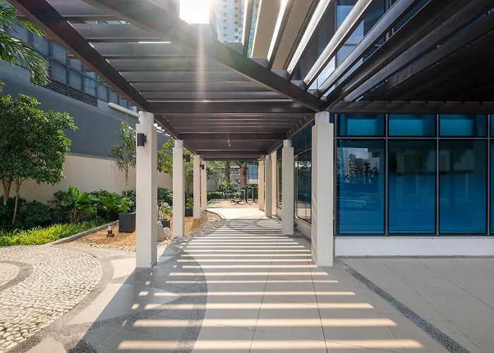 3br Uptown Bgc-40floor View Near Malls And Restaurants