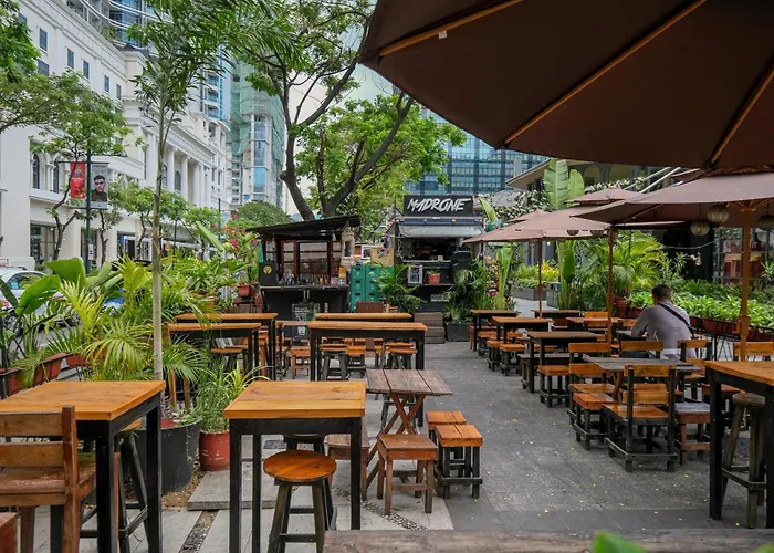 3br Uptown Bgc-40floor View Near Malls And Restaurants Manila