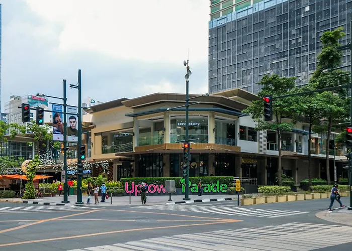 3br Uptown Bgc-40floor View Near Malls And Restaurants Apartamento Manila
