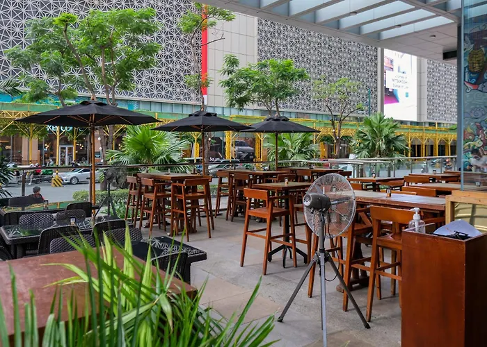 3br Uptown Bgc-40floor View Near Malls And Restaurants *